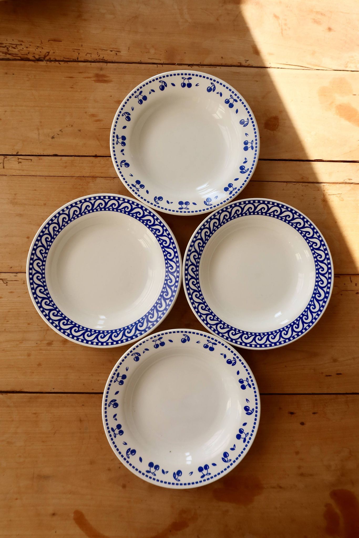 4 assiettes creuses vintage dépareillées faïence - Lot Camilla