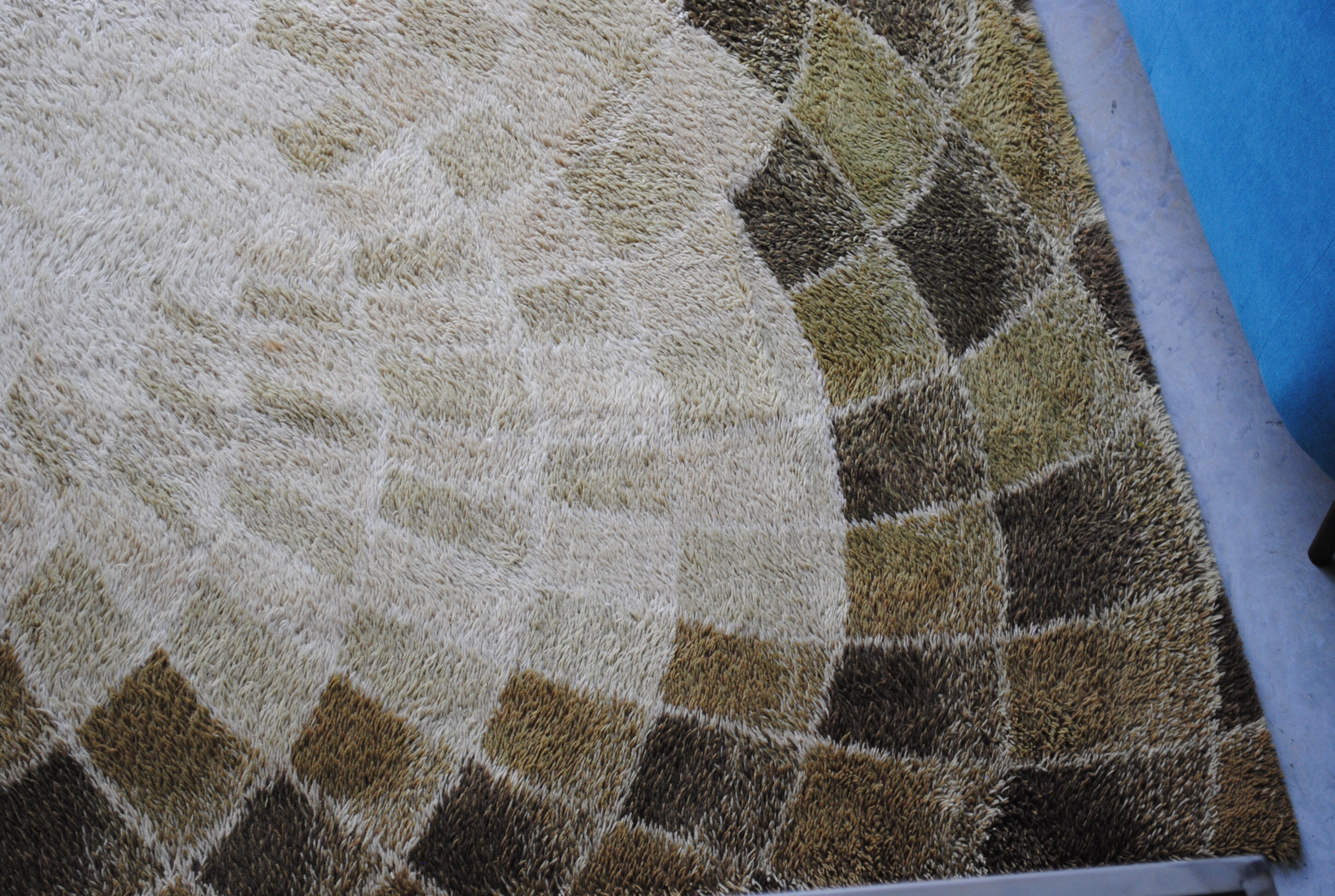 Vintage year 70s 250x350cm desso carpet