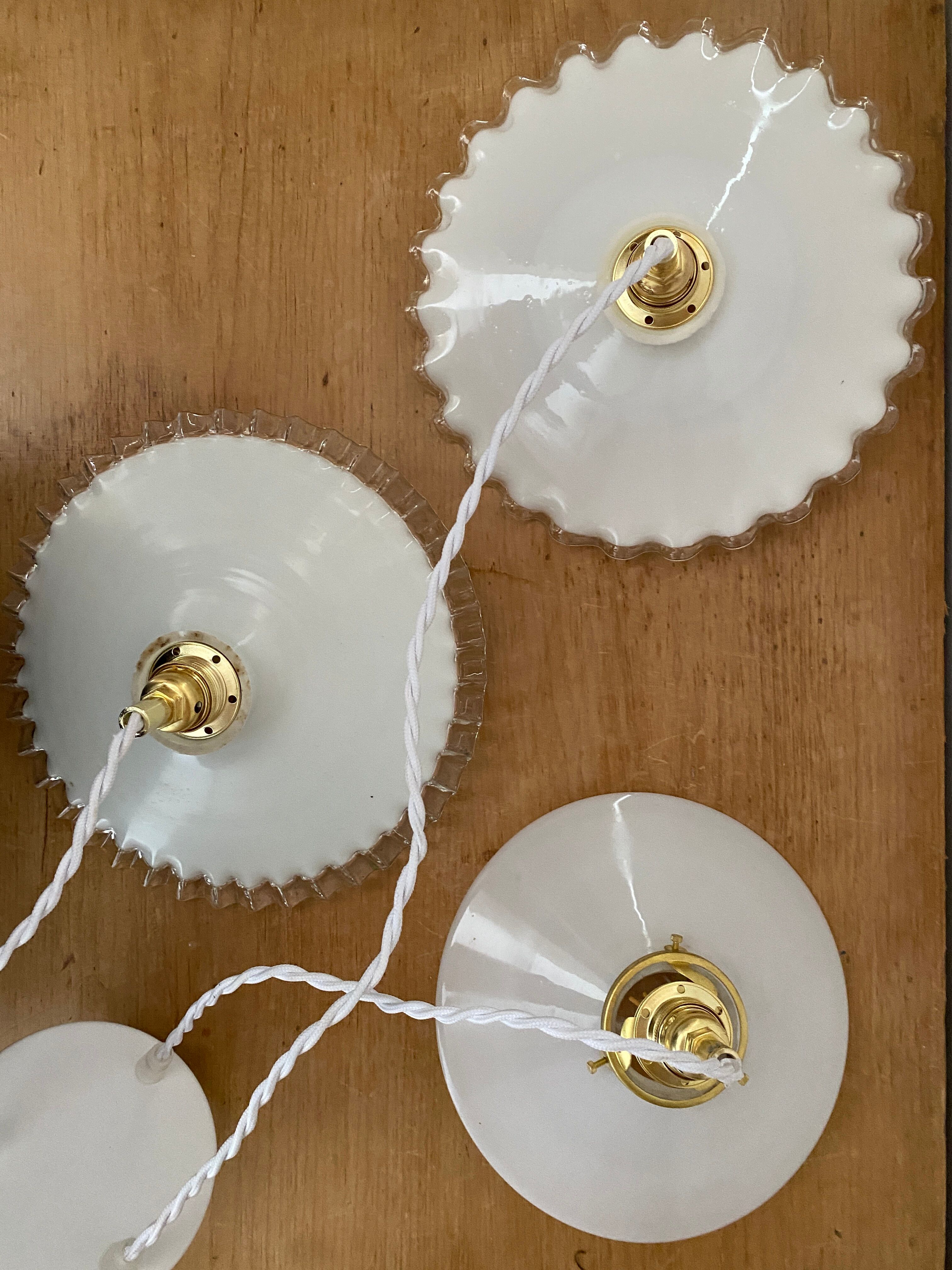 Three-light cascading pendant lamp with vintage white opaline lampshade
