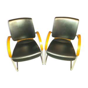Chaises en cuir, noyer