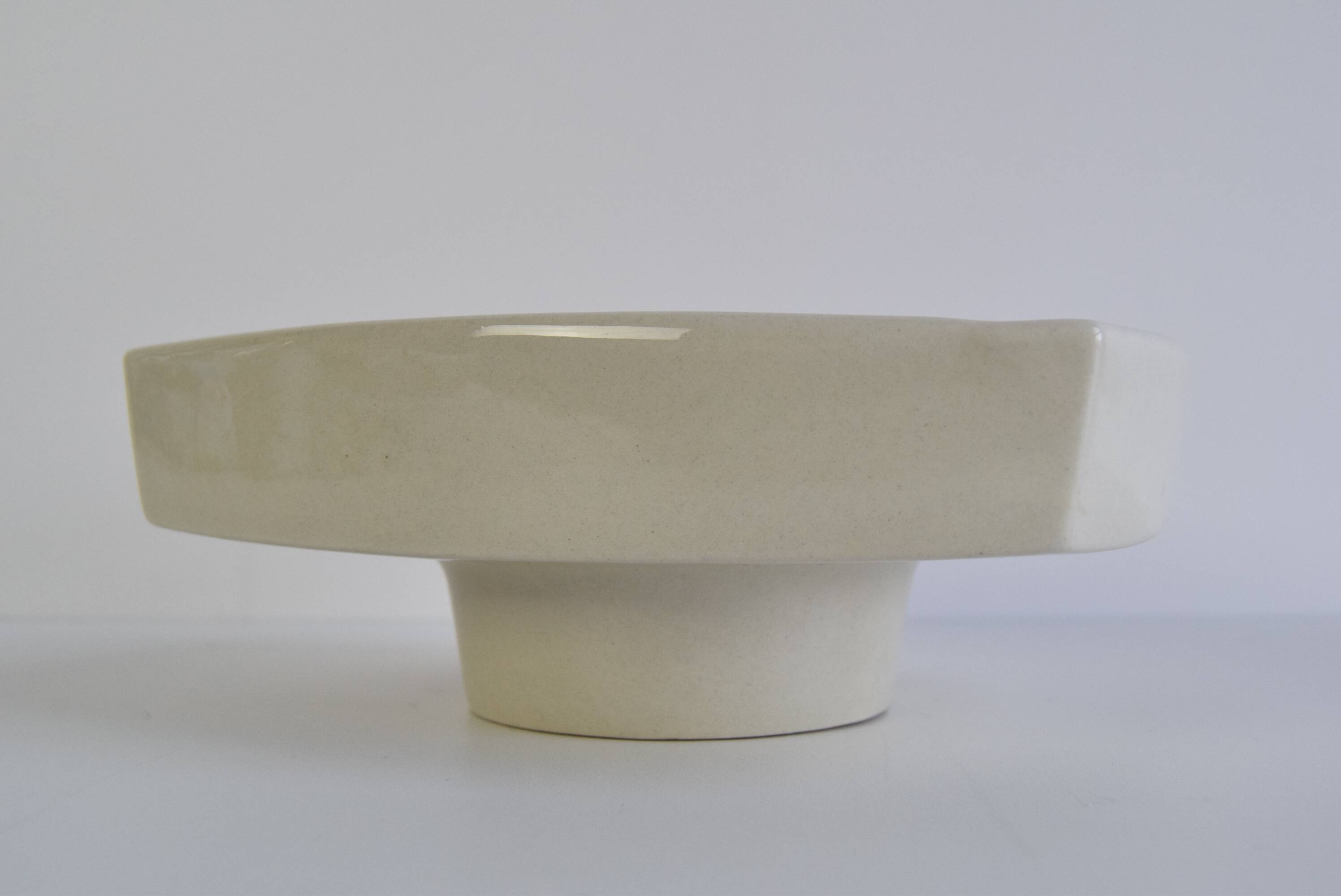 Ceramic bowl or ashtray, Ditmar Urbach, 1960s. Made in Czechoslovakia in the 1960s