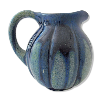 Pitcher in blue sandstone with blue drips, "melon" shape.