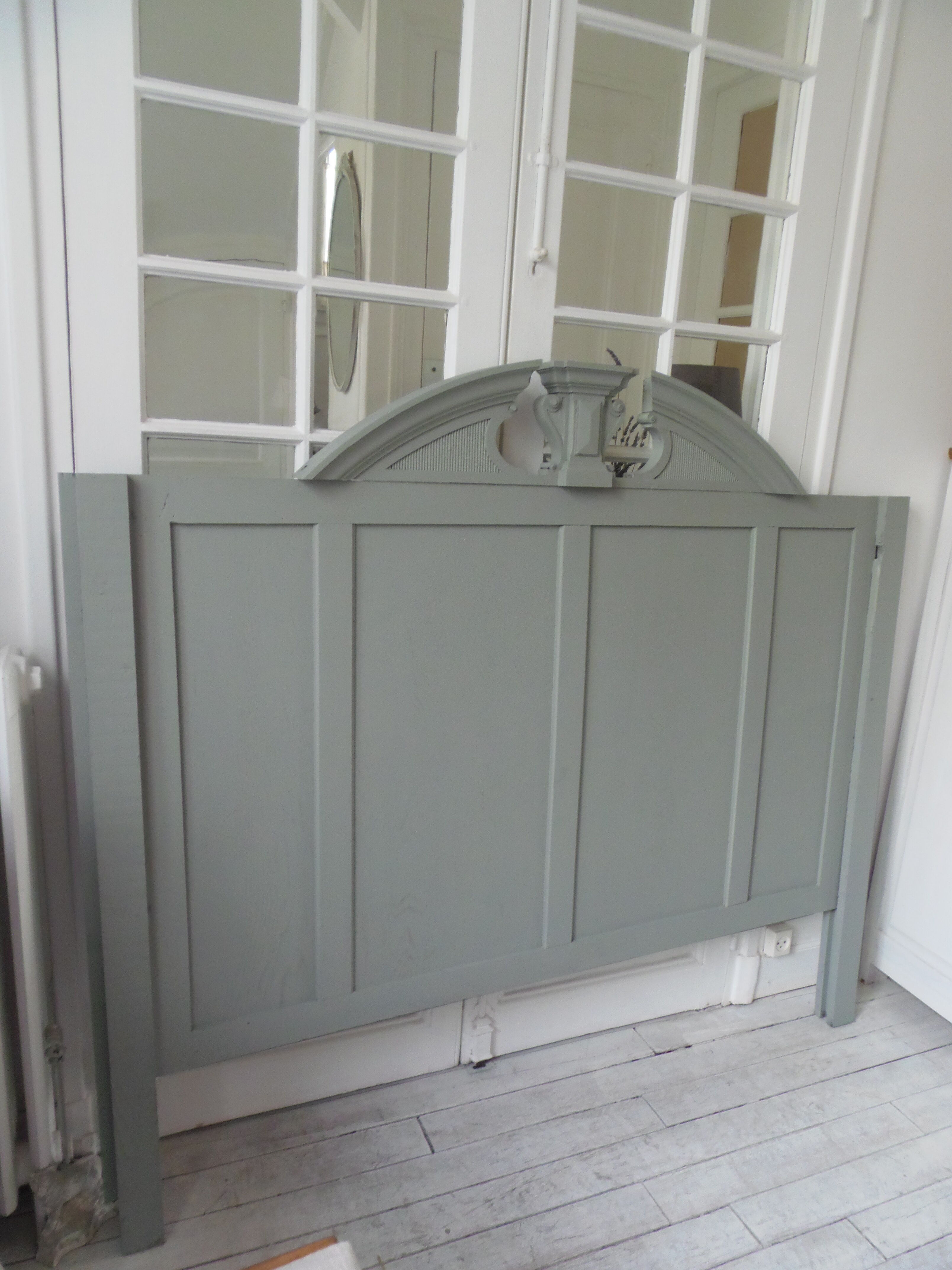 Headboard for a bed of 160 patinated green of gray