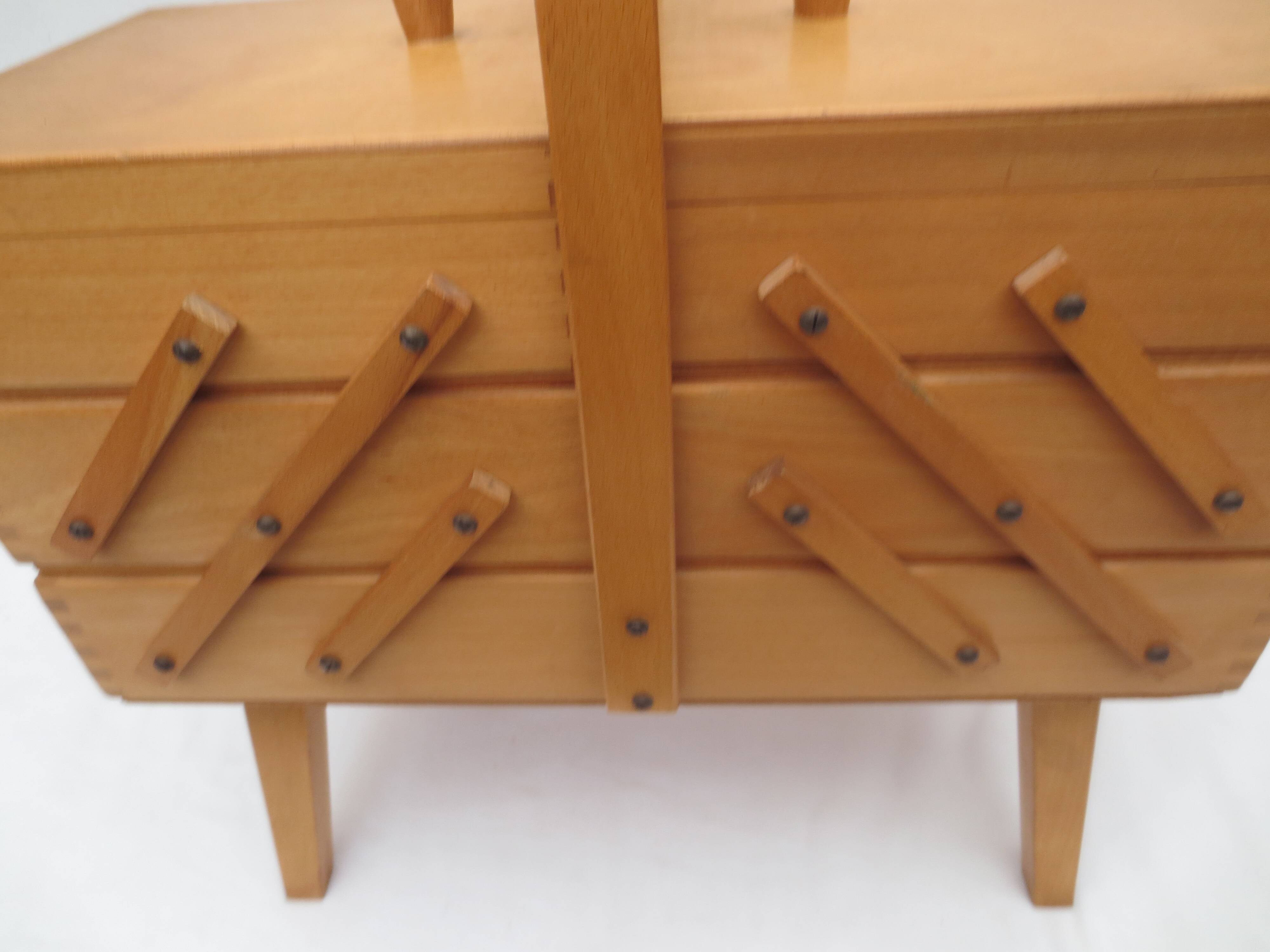 Nice-sized worker, in light varnished wood