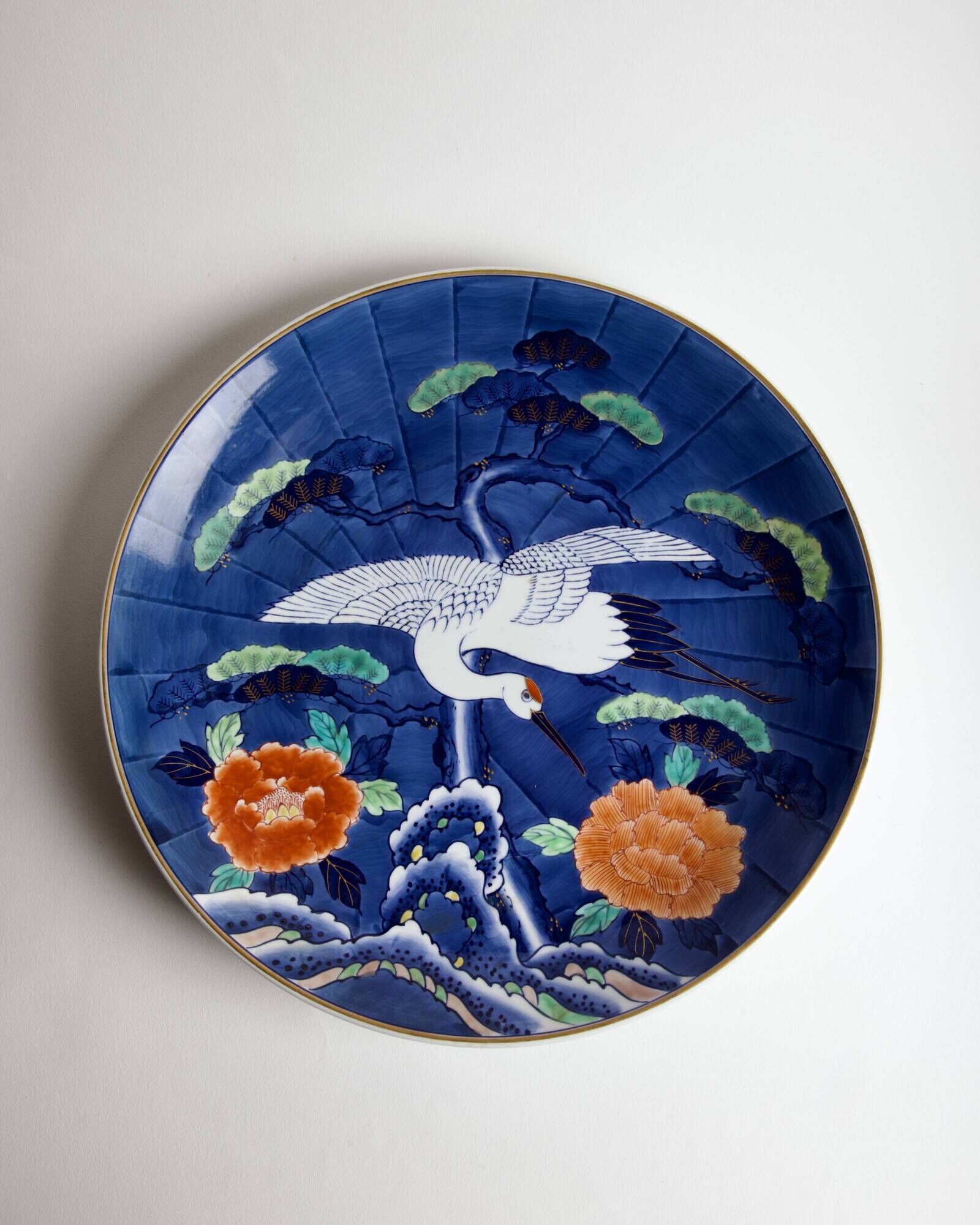 Large decorative porcelain plate from Arita — Mineyama Kiln
