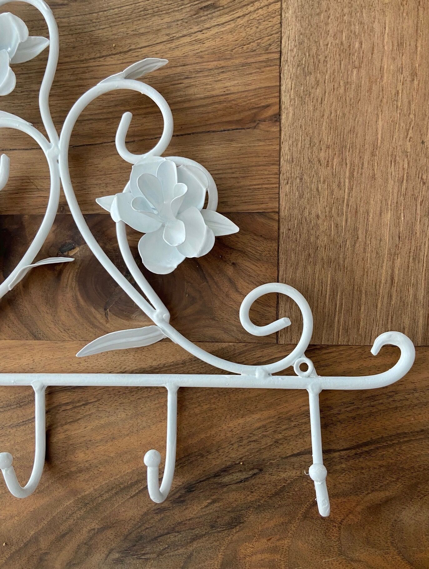 Metal wall towel rail