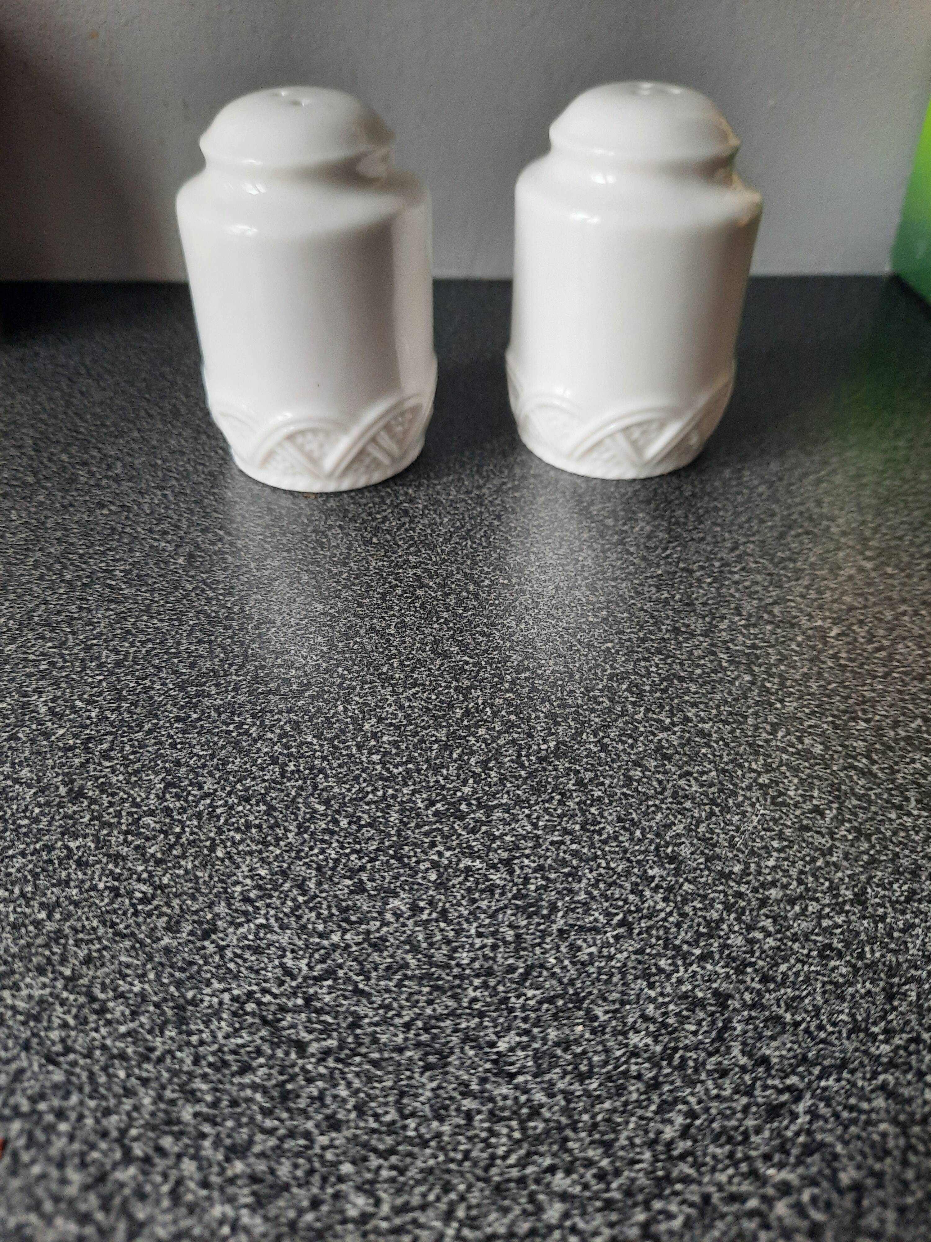 Salière et poivrière