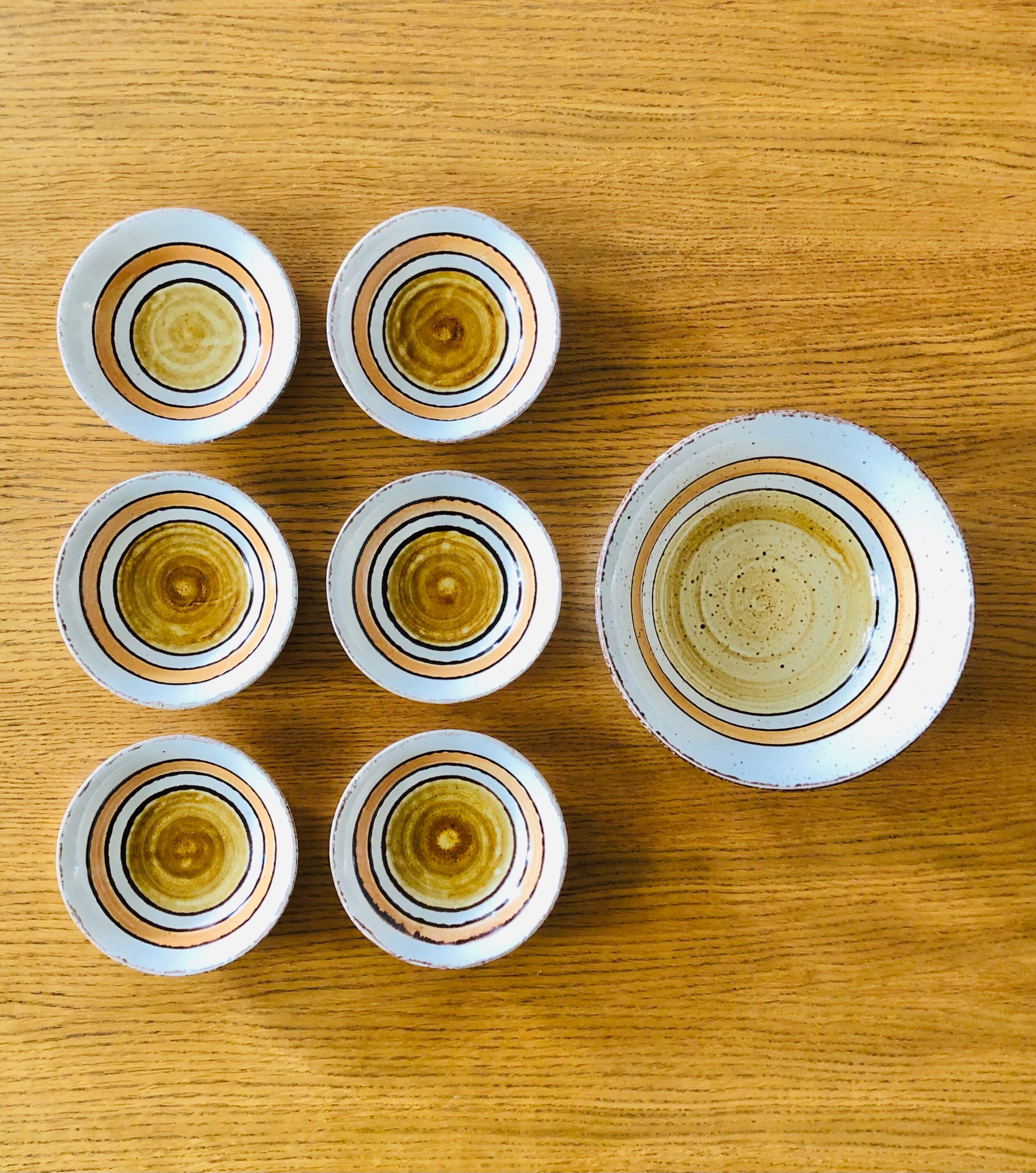 Salad bowl and 6 ceramic cups from Gien