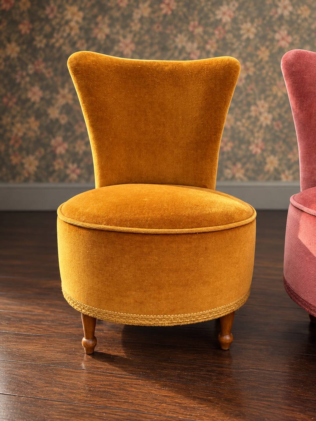 Chauffeuse vintage jaune moutarde en velours – une touche de soleil