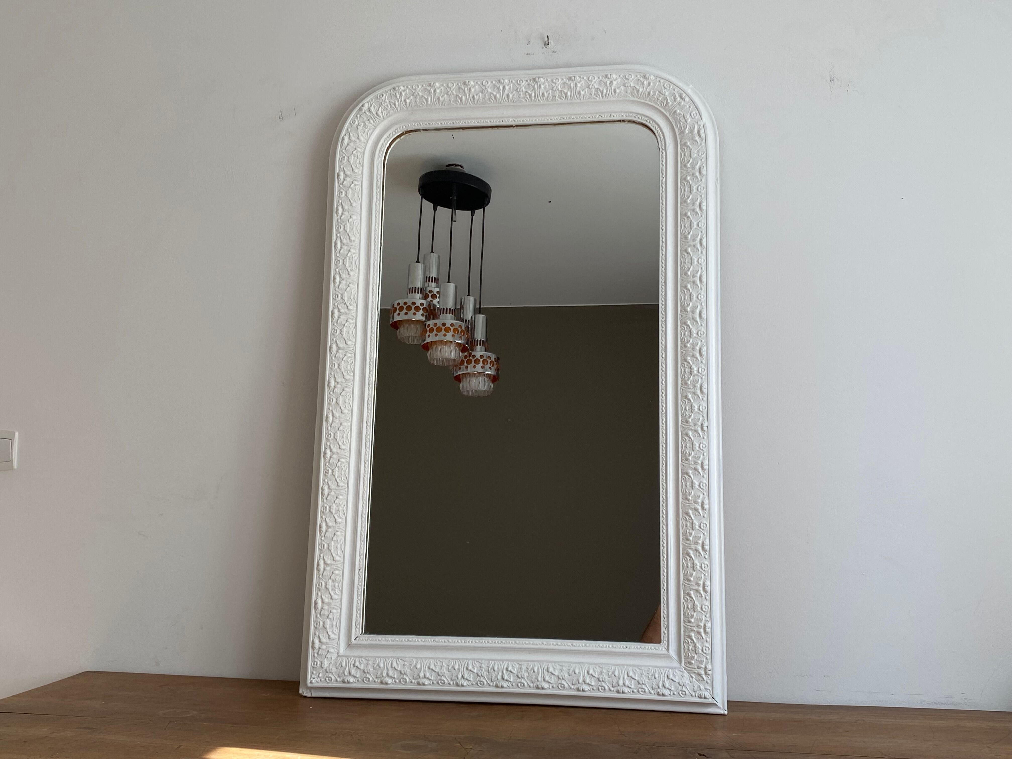 Miroir Louis Philippe at the end of the 19th century. 110x75. White.