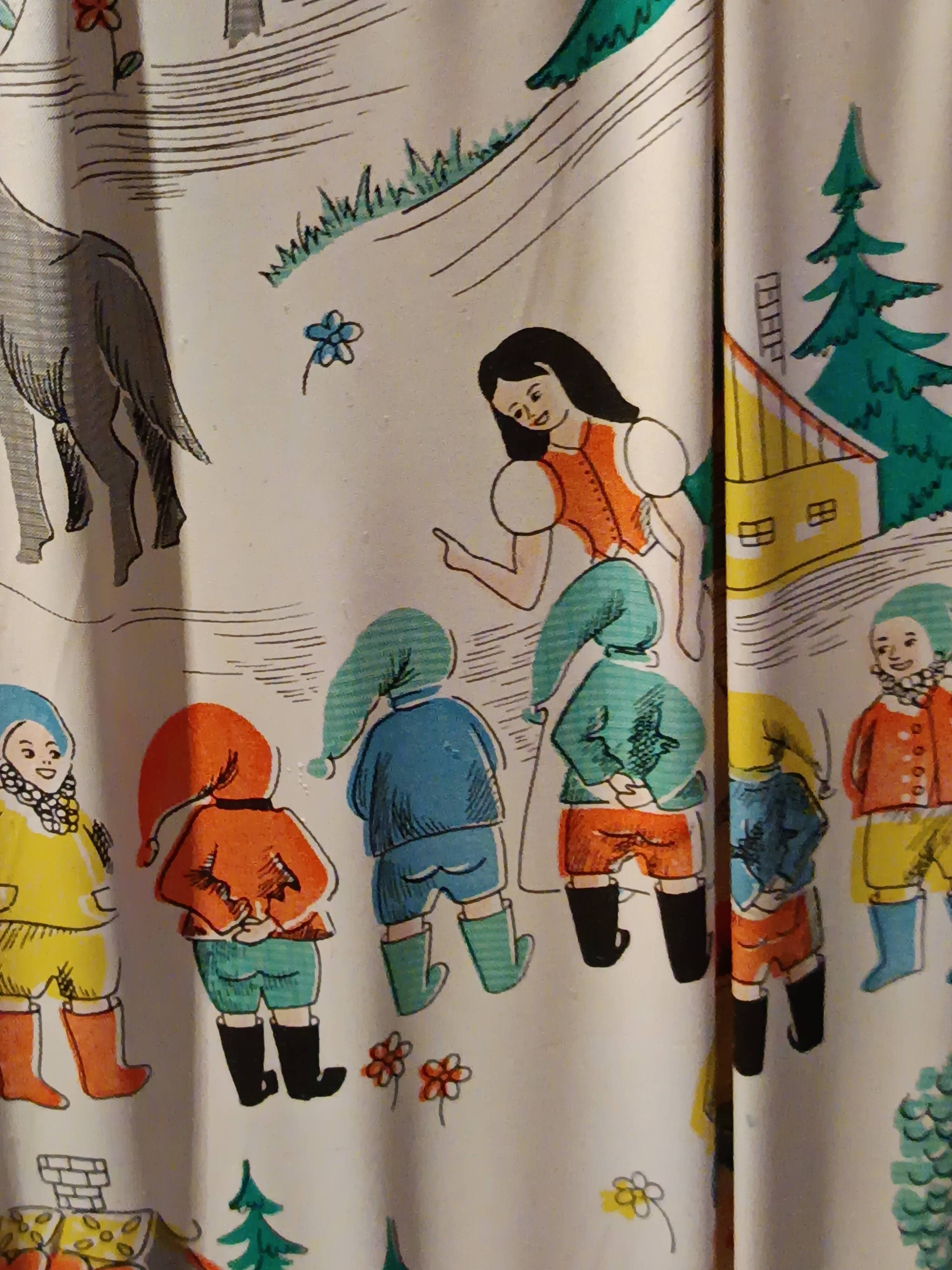 Vintage wooden children's screen from the 1950s/1960s with fairy tale fabric