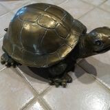 Tortue en laiton xxe patine dorée