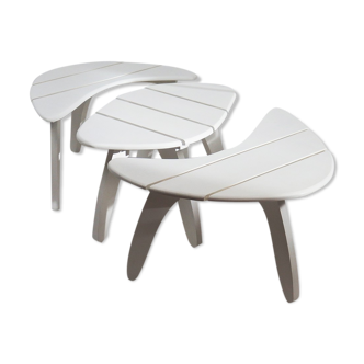 Trois tables basses de jardin par Huguonnet
