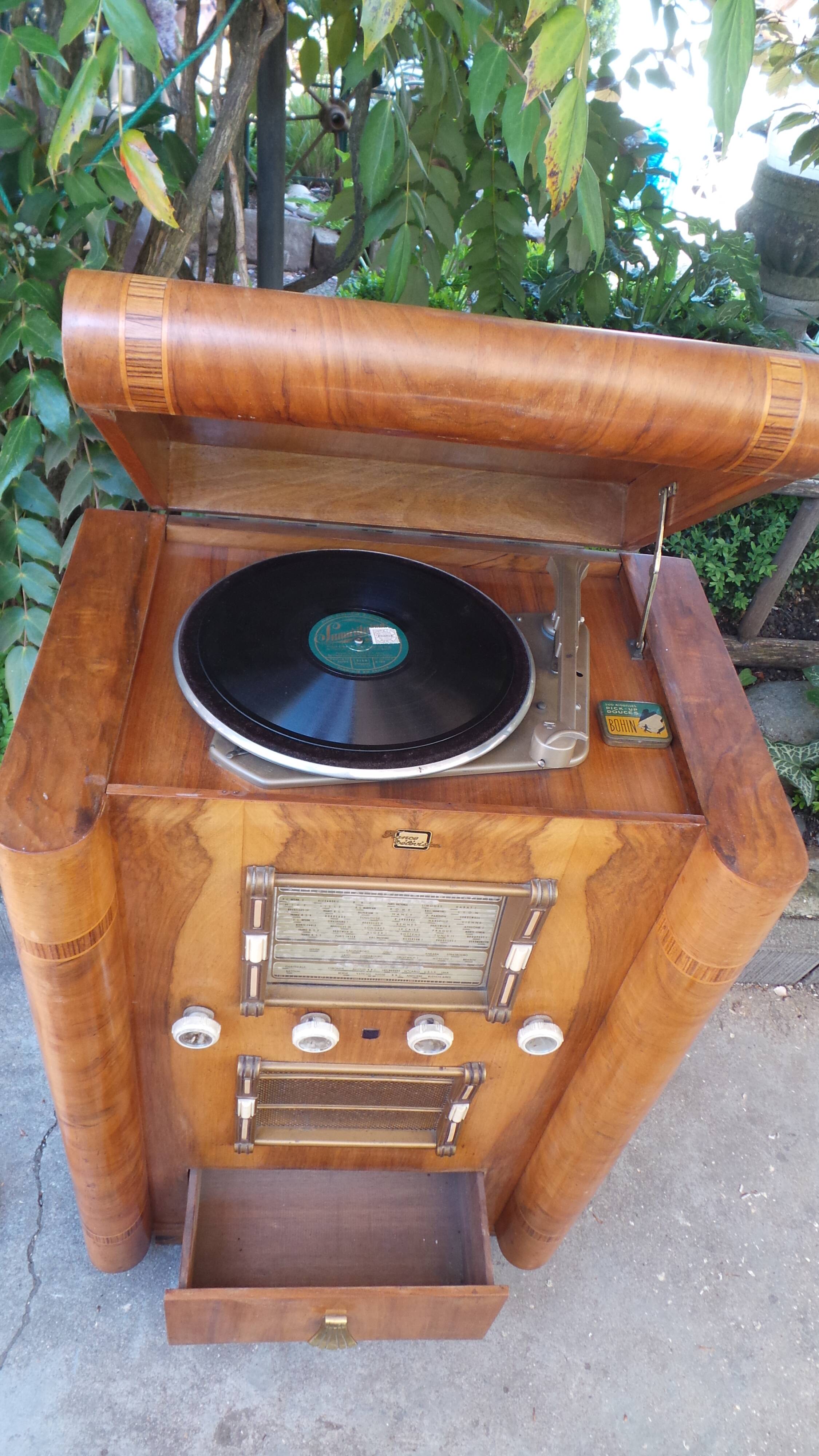 Rayonde vintage vinyl radio cabinet 30s
