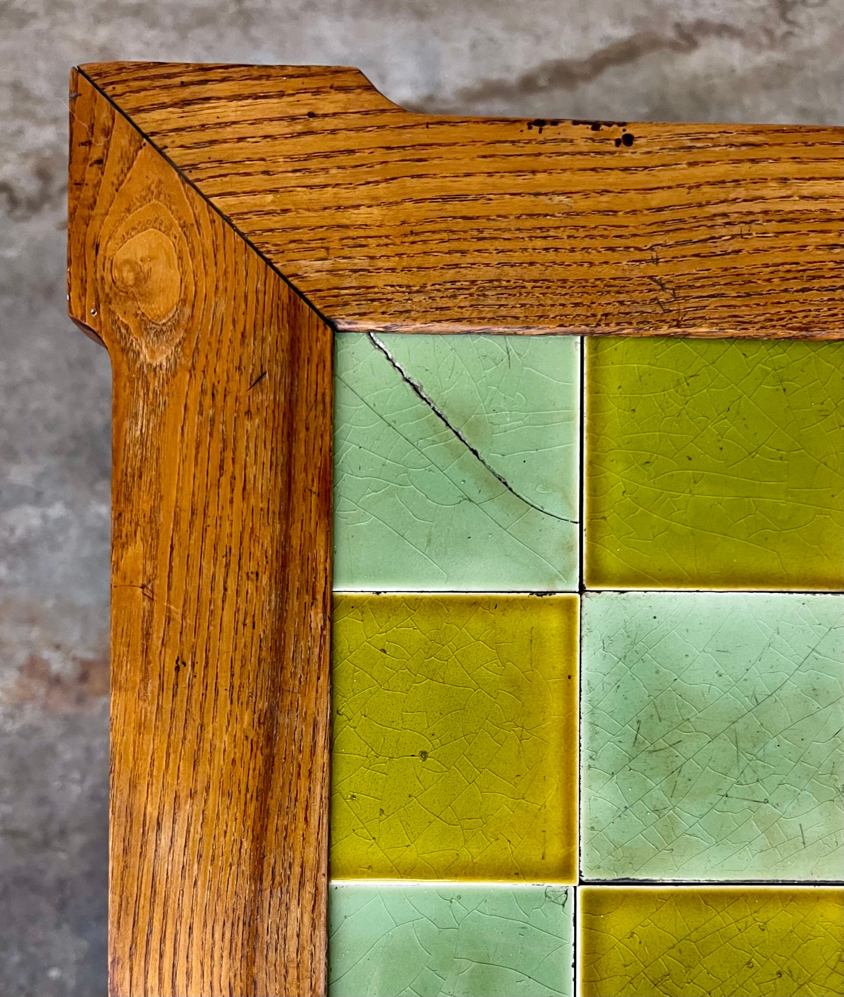 Double-tray serving table