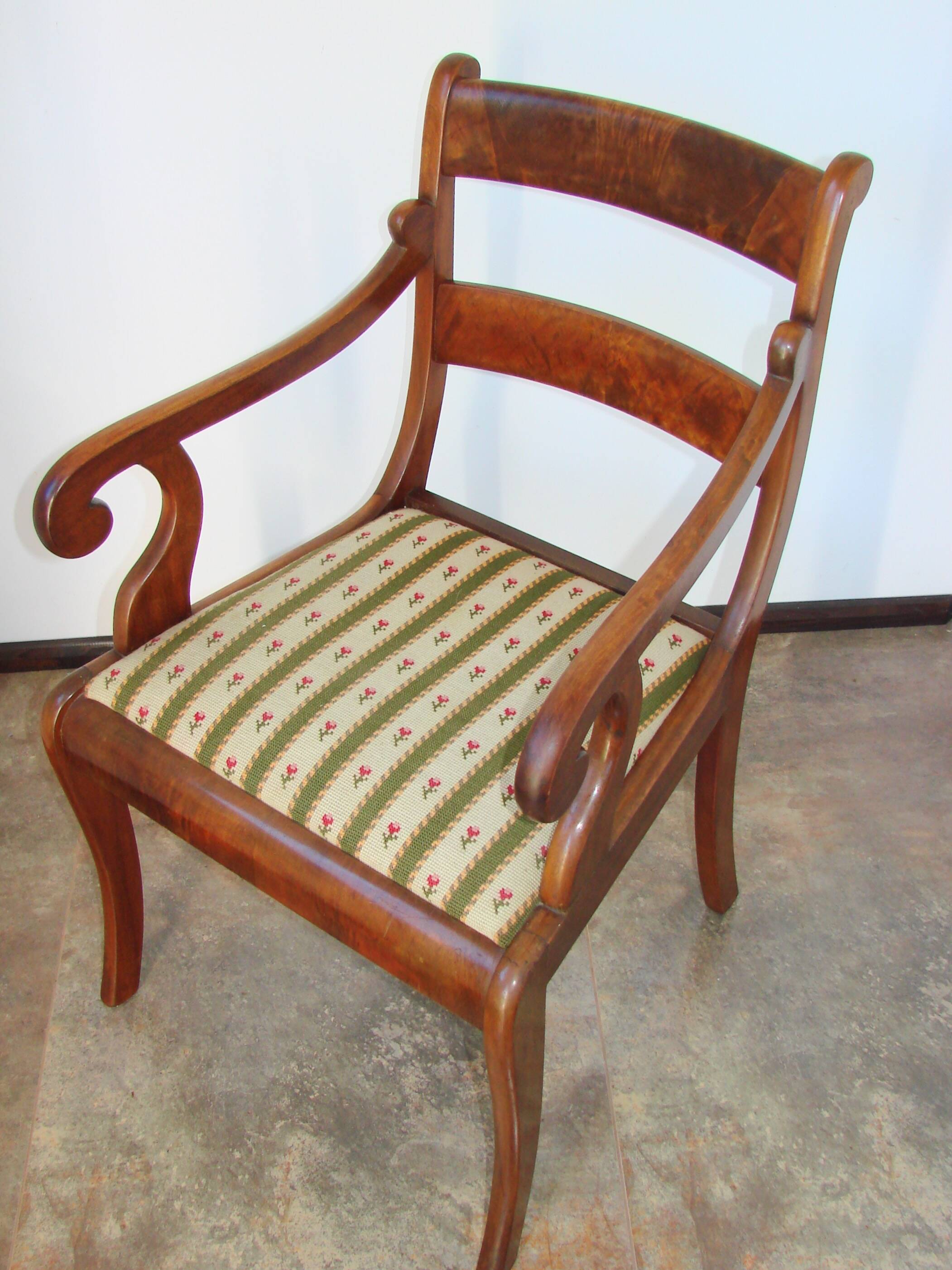 Antique mahogany armchair in the Edwardian / Sheraton Revival style, 19th/2