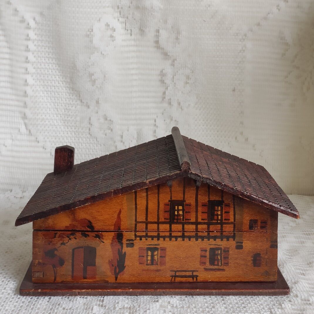 Wooden chalet box