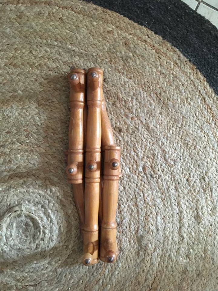 Expandable wall coat rack wooden way bamboo of the 1960s.