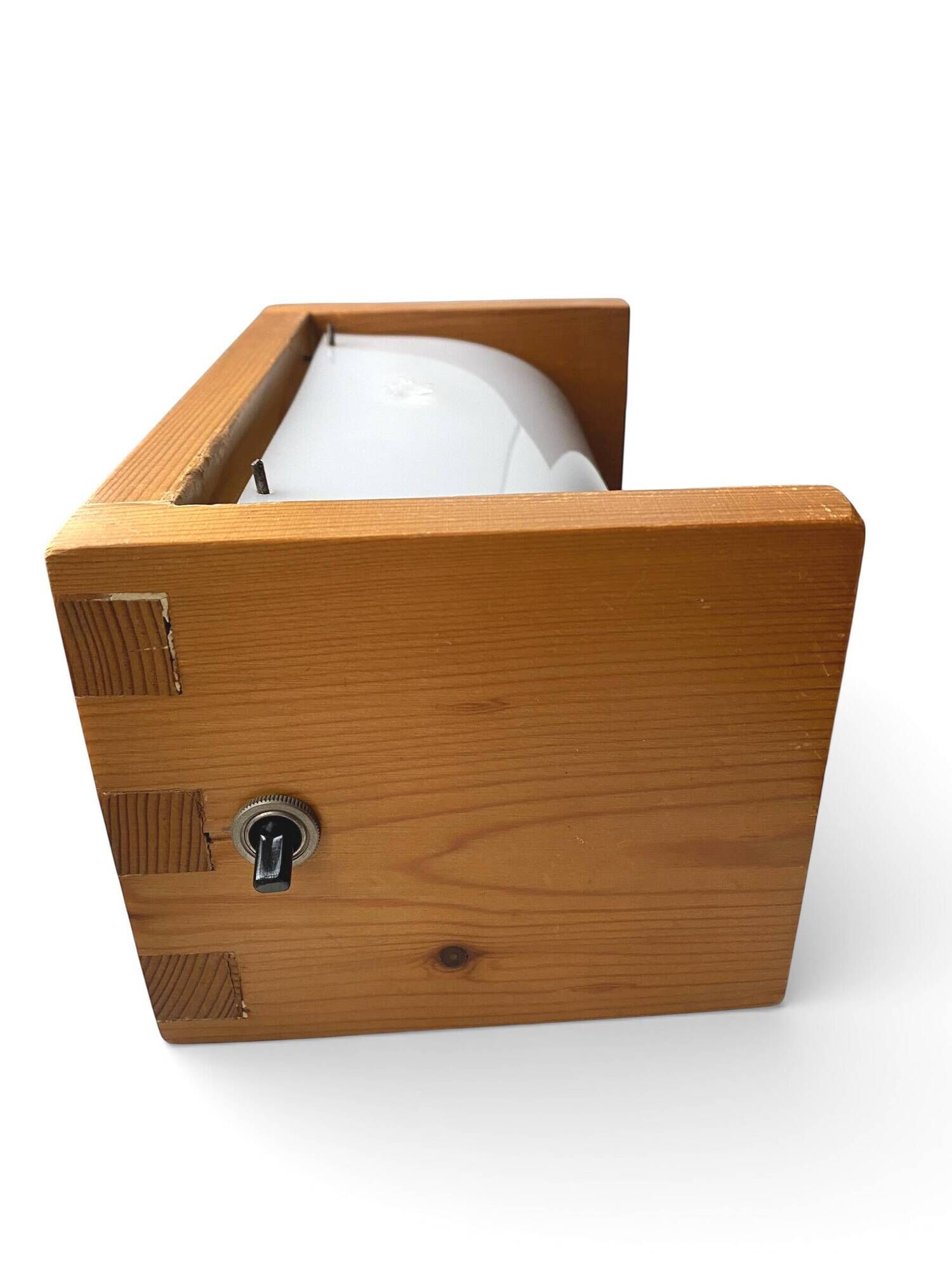 Vintage wall lamp in pine by René Martin cabinetmaker Charlotte Perriand