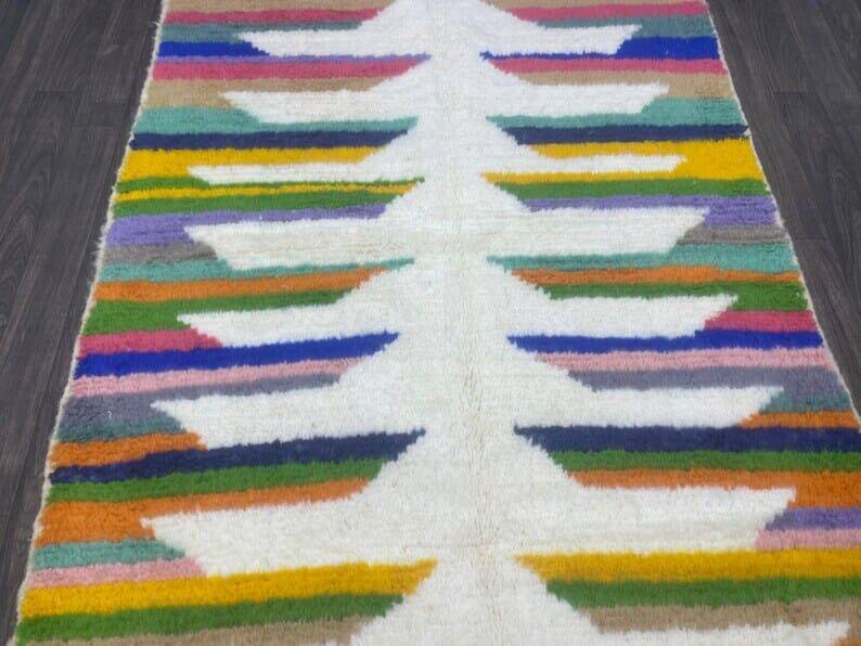 Handmade artisan rug in ochre, size 1.5/2.5 m.