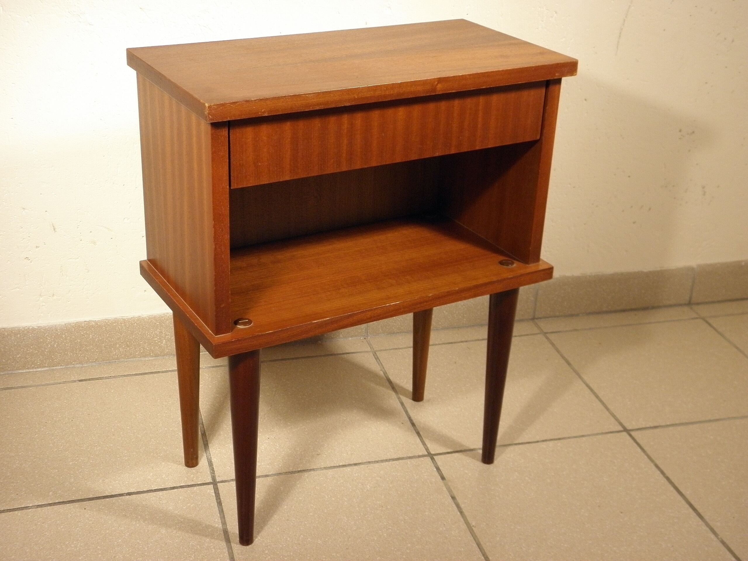 Bedside table feet spindles