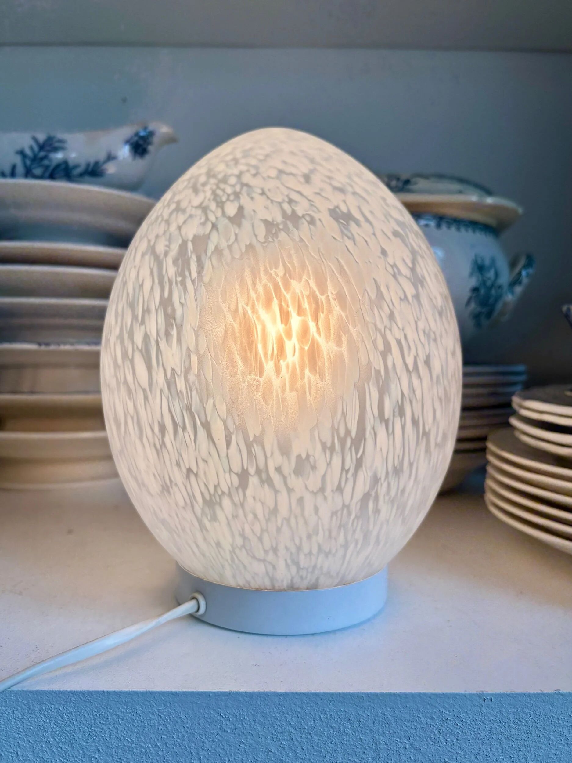 Table lamp "egg" in Clichy glass and white metal