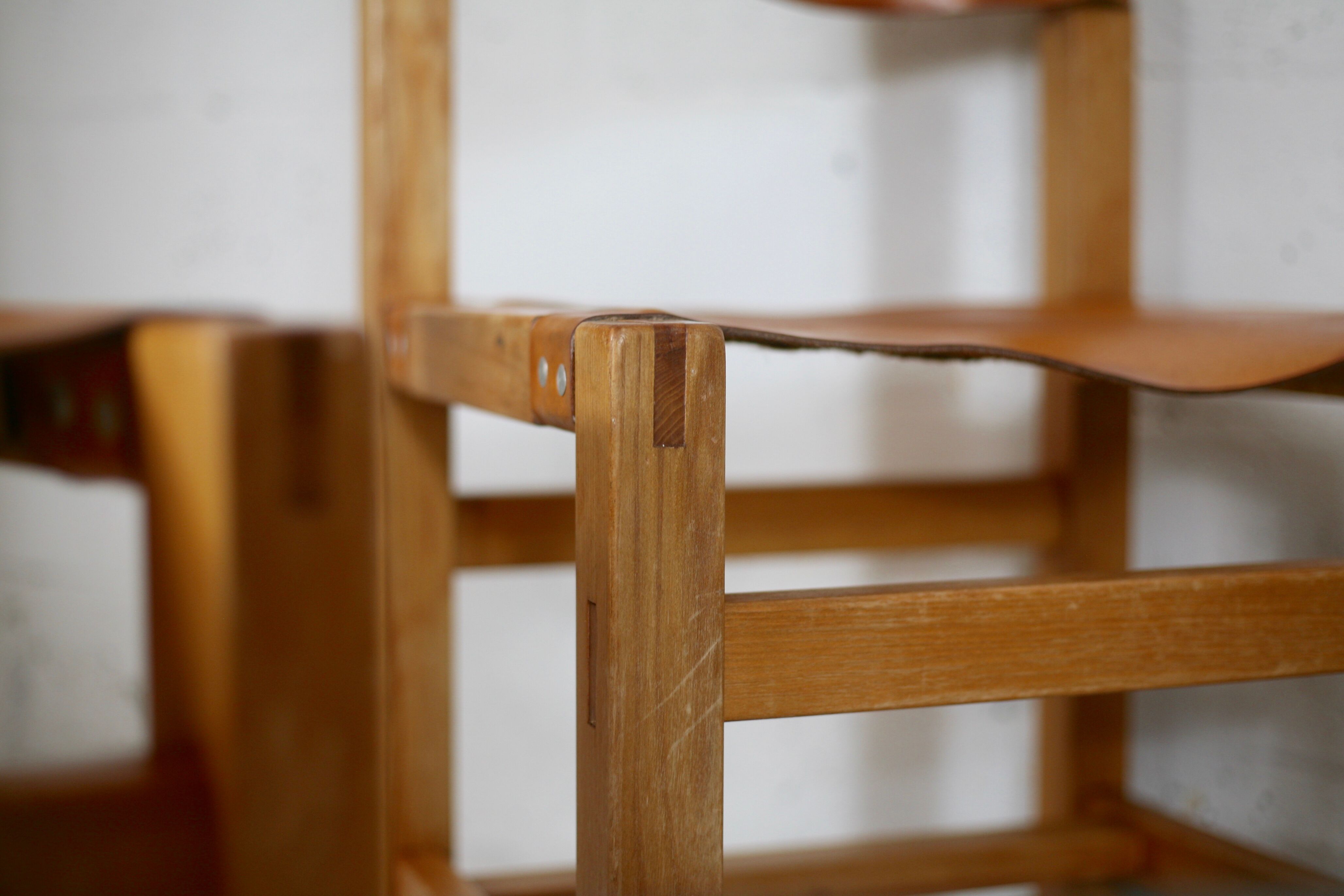 Ensemble de 4 chaises et table basse Maison Regain, France, circa 1970