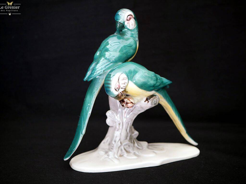 Figurine en faïence, une paire de perroquets en porcelaine allemande