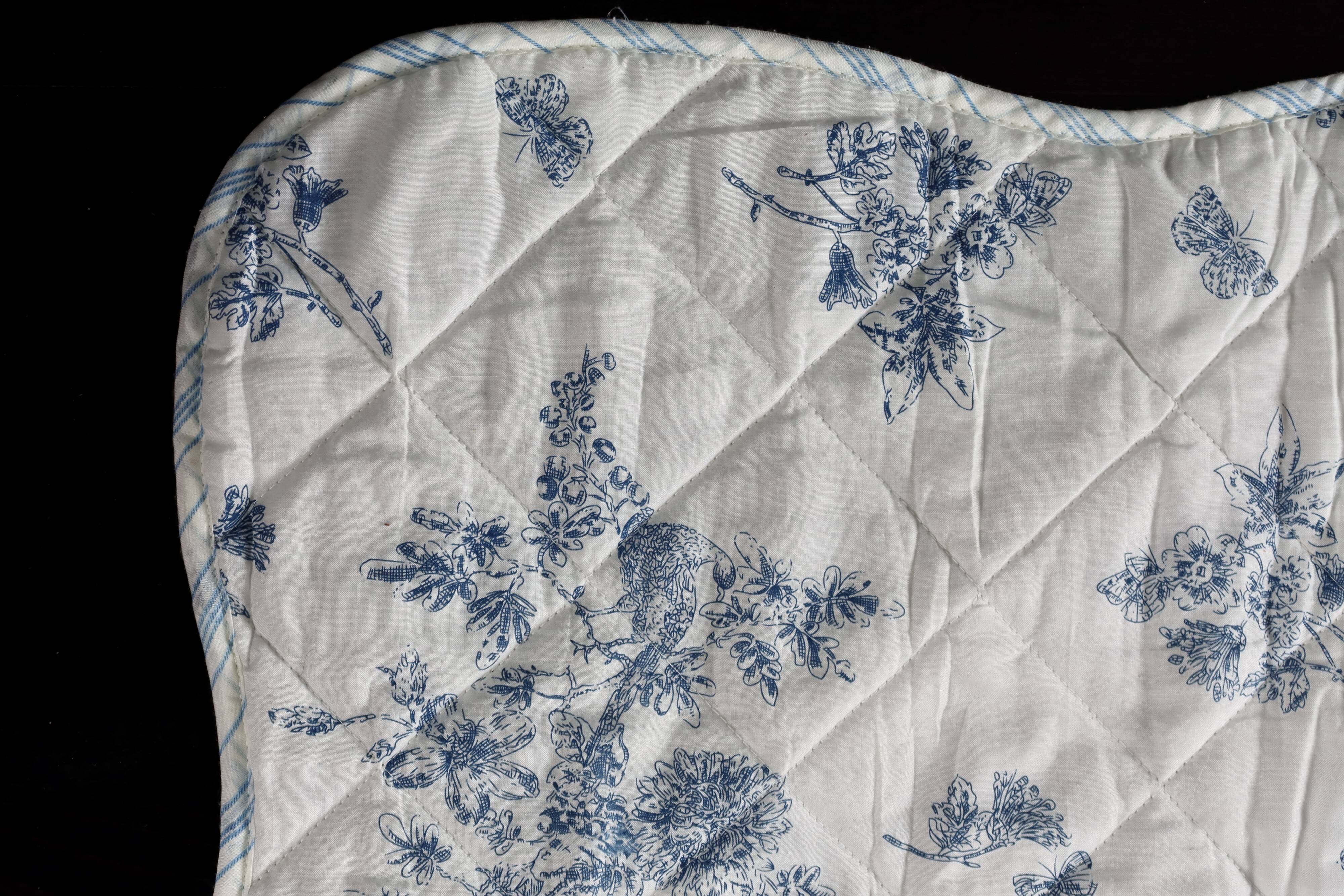 Small vintage quilt with toile de Jouy pattern