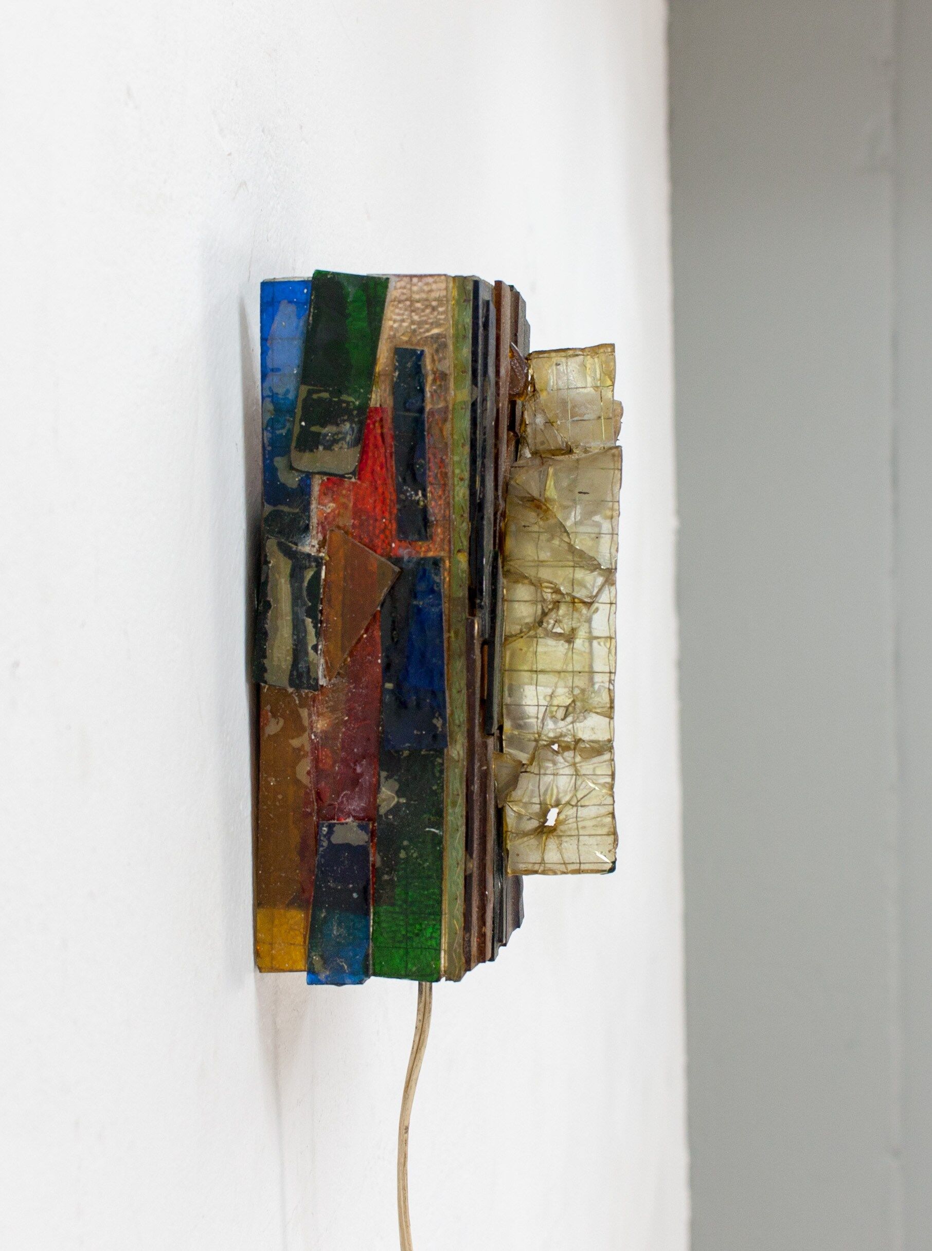 Apply wall vintage
