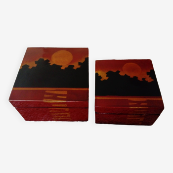 2 boîtes gigognes en bois laqué décor art déco
