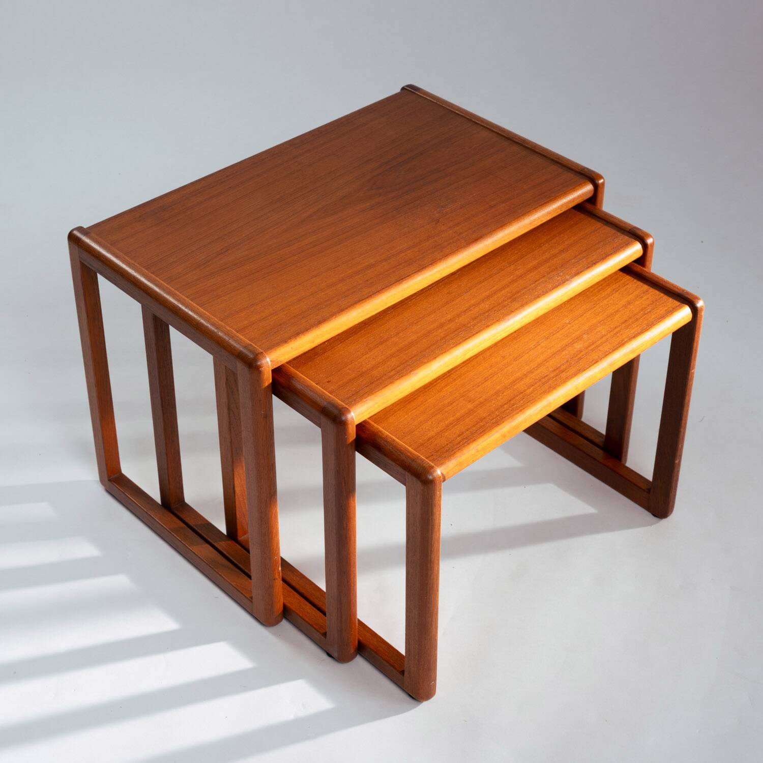 set of 3 nesting Teak tables, danish design, 1970s