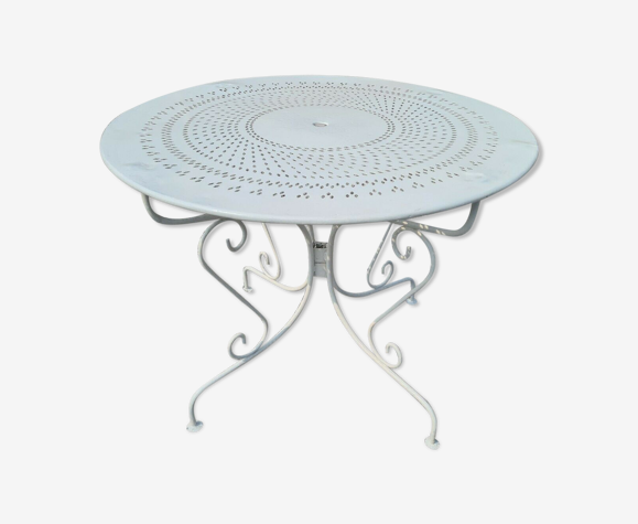 Table de jardin en fer