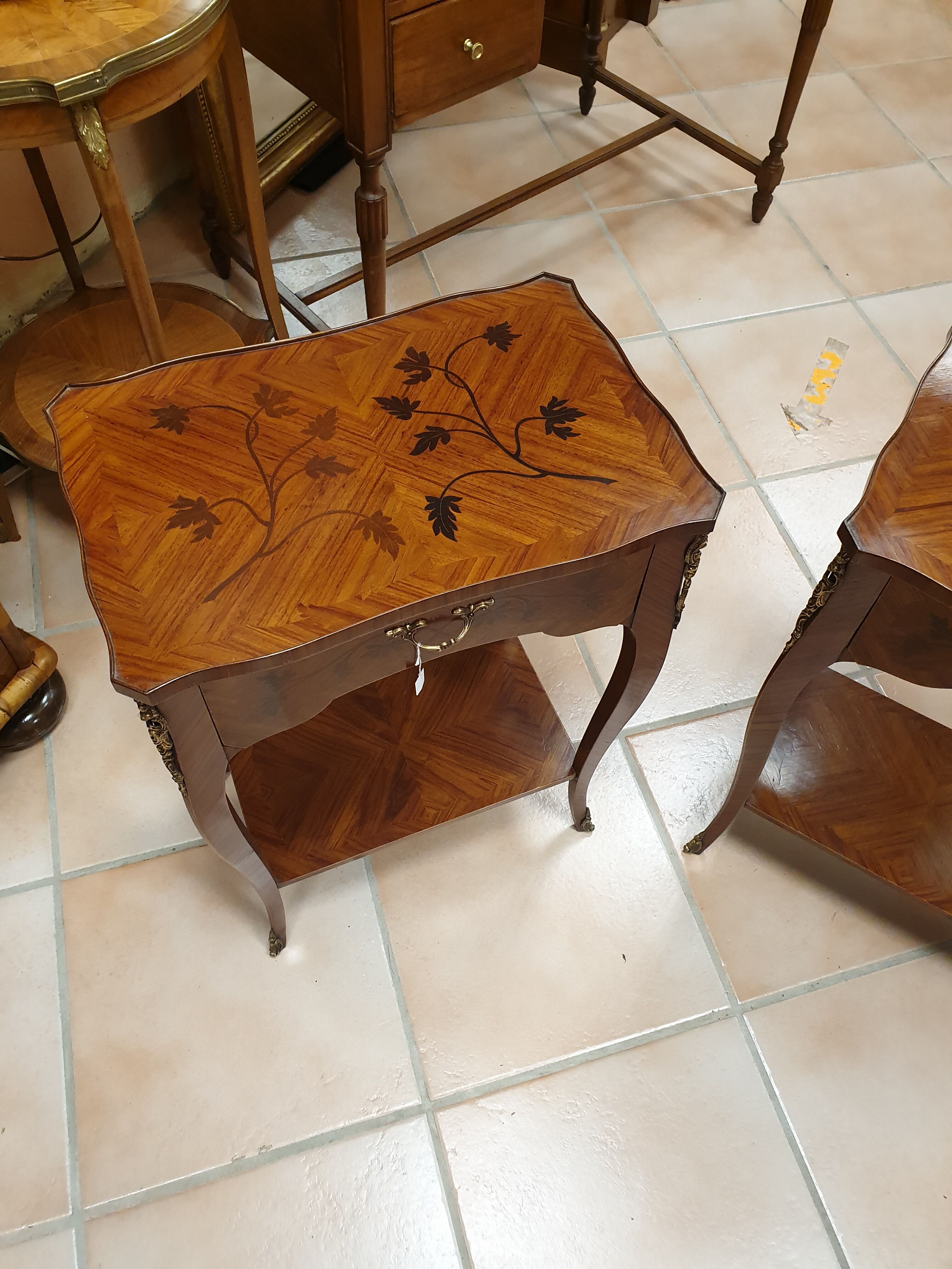 Side table in pink wood