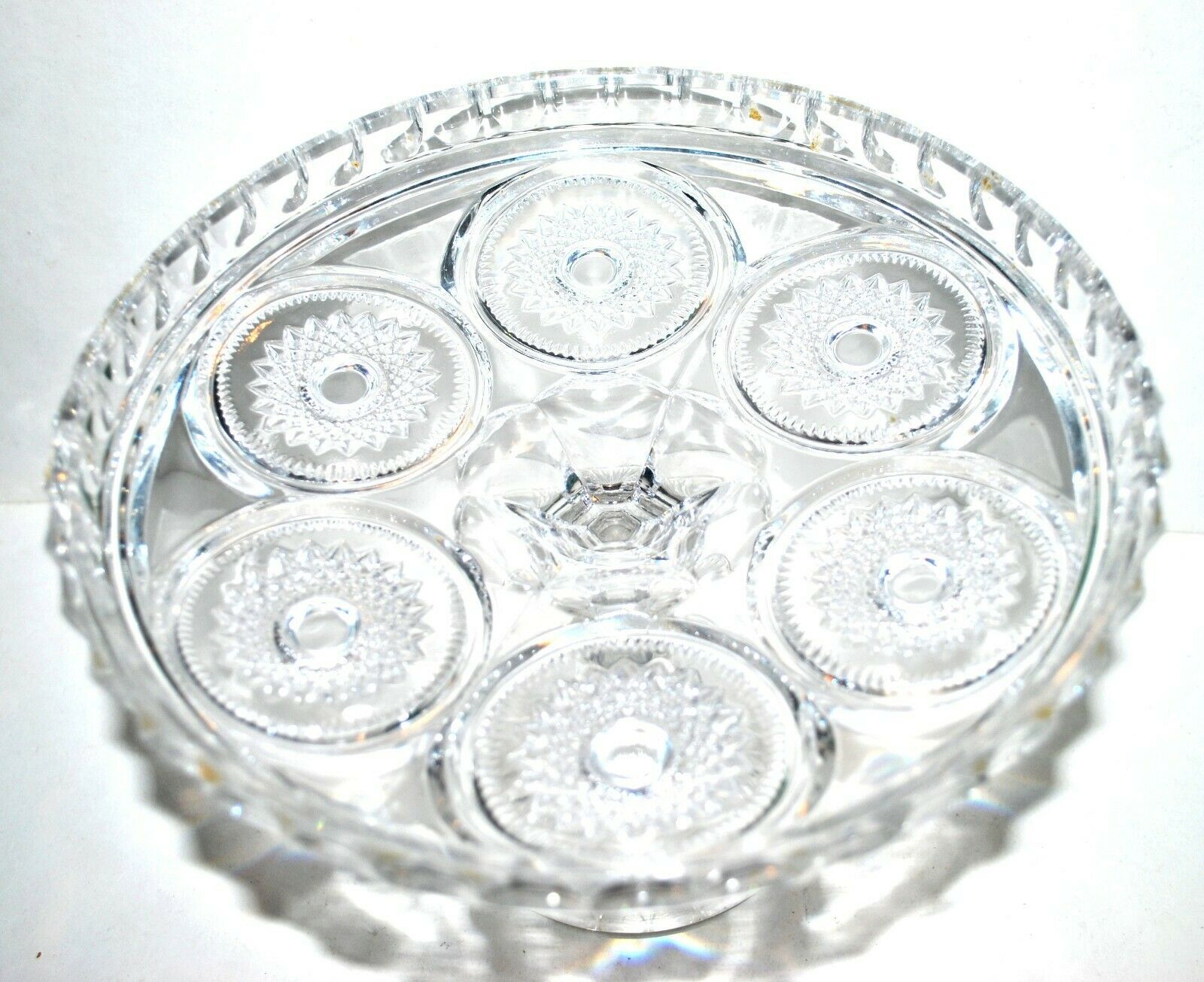 Standing cut compotier pie in molded crystal with inset stars