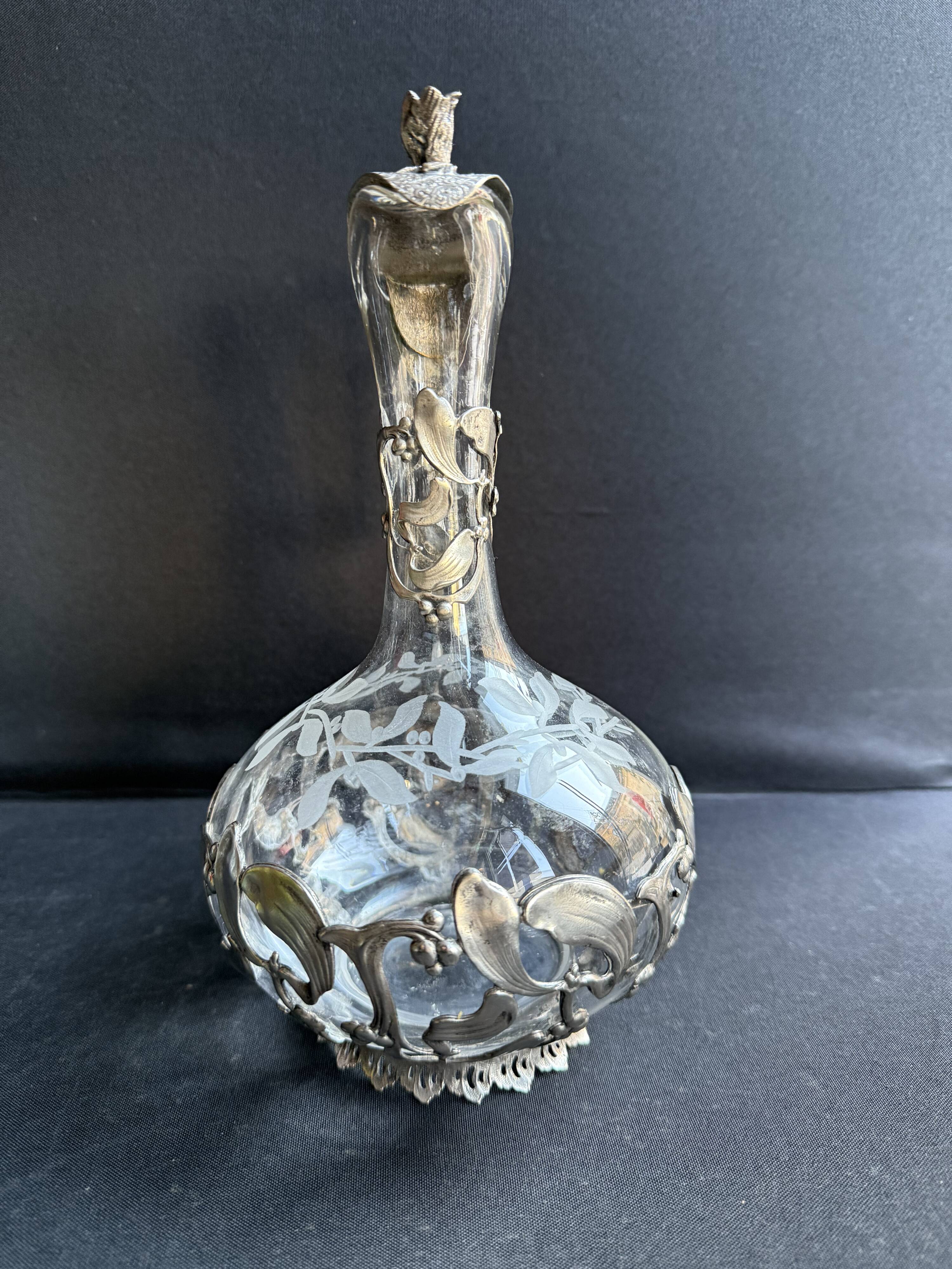 Ewer – Engraved glass and silver-plated metal – Mistletoe decoration