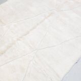 Tapis berbère marocain m'rirt écru uni à losanges gravés 3x2,07m