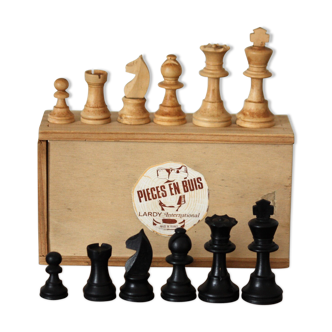 Wooden Staunton chess game