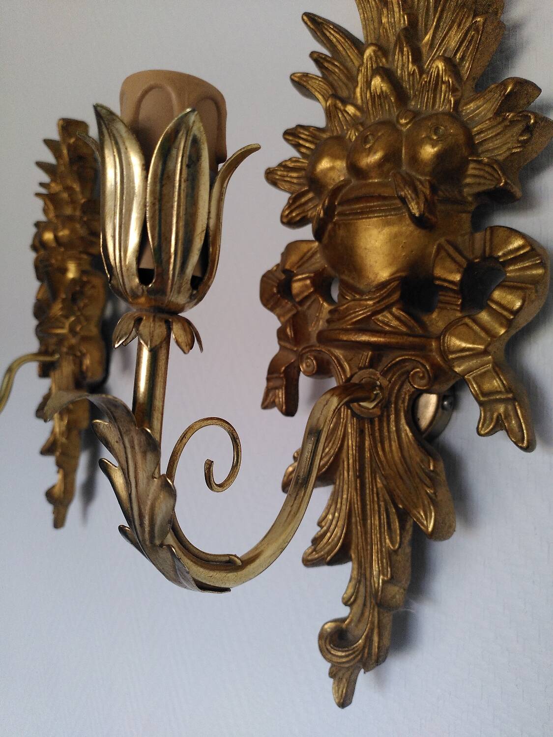 Paire d'appliques en bois doré sculpté, Italie