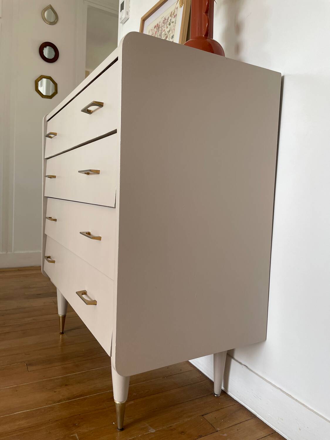 Commode peinte en taupe, 1950