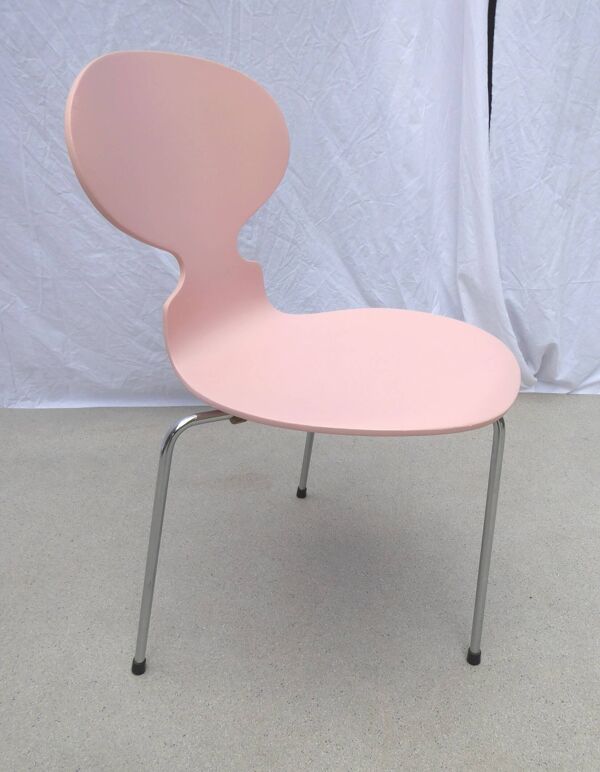 Chaise Arne Jacobsen Mod. 3100  Rose