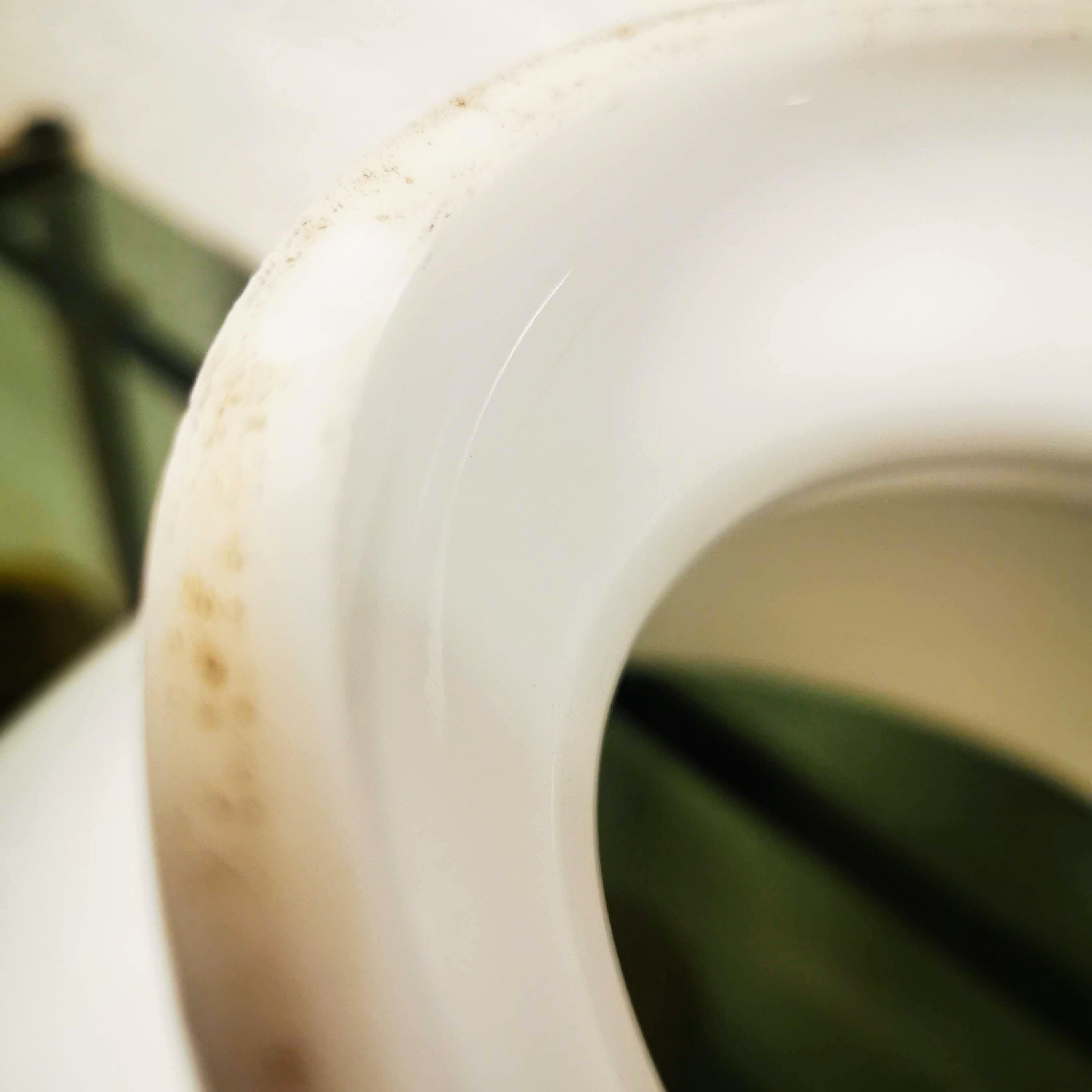 Globe in opaline for suspension