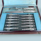 Ménagère 24 couteaux et couverts de service argent Minerve chérubin