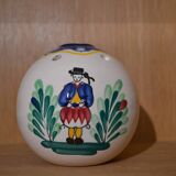 Round vase with flowers Le Croisic