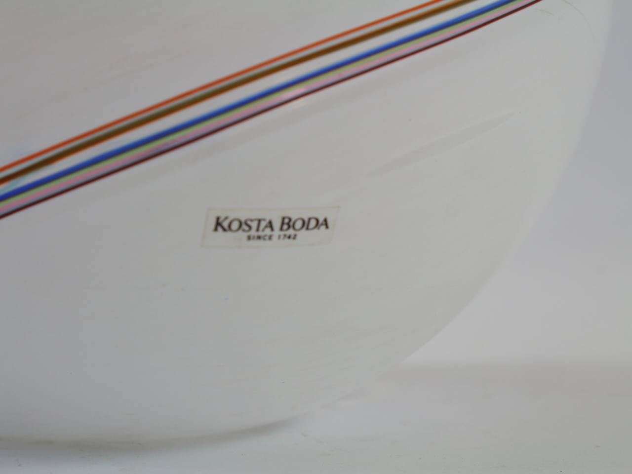 Kosta Boda bowl-centerpiece, 1980s / 90s, white with multicolor filaments.