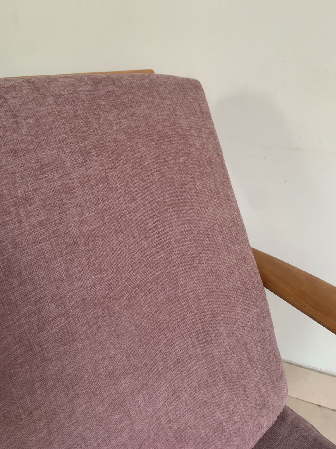 Scandinavian armchair with 3 positions