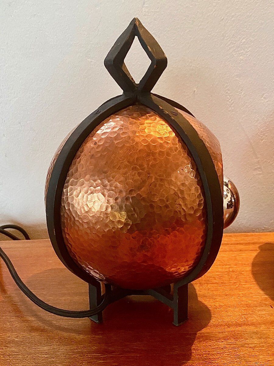 Paire de lampes art déco en dinanderie