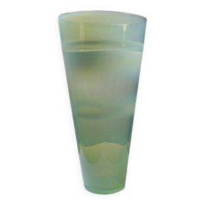 Vase en verre opalin