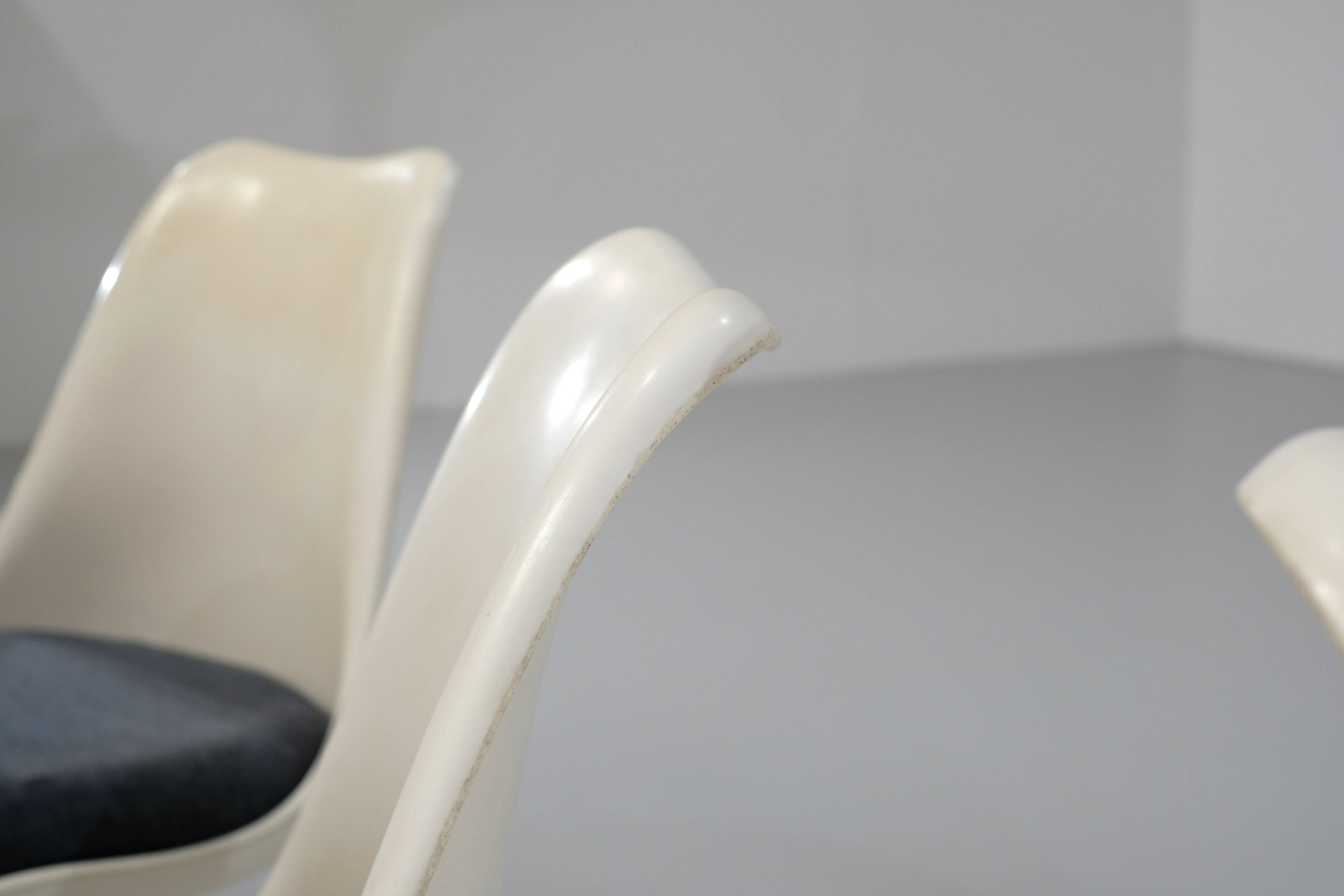 Set of "Tulip" chairs designed by Eero Saarinen for Knoll International.