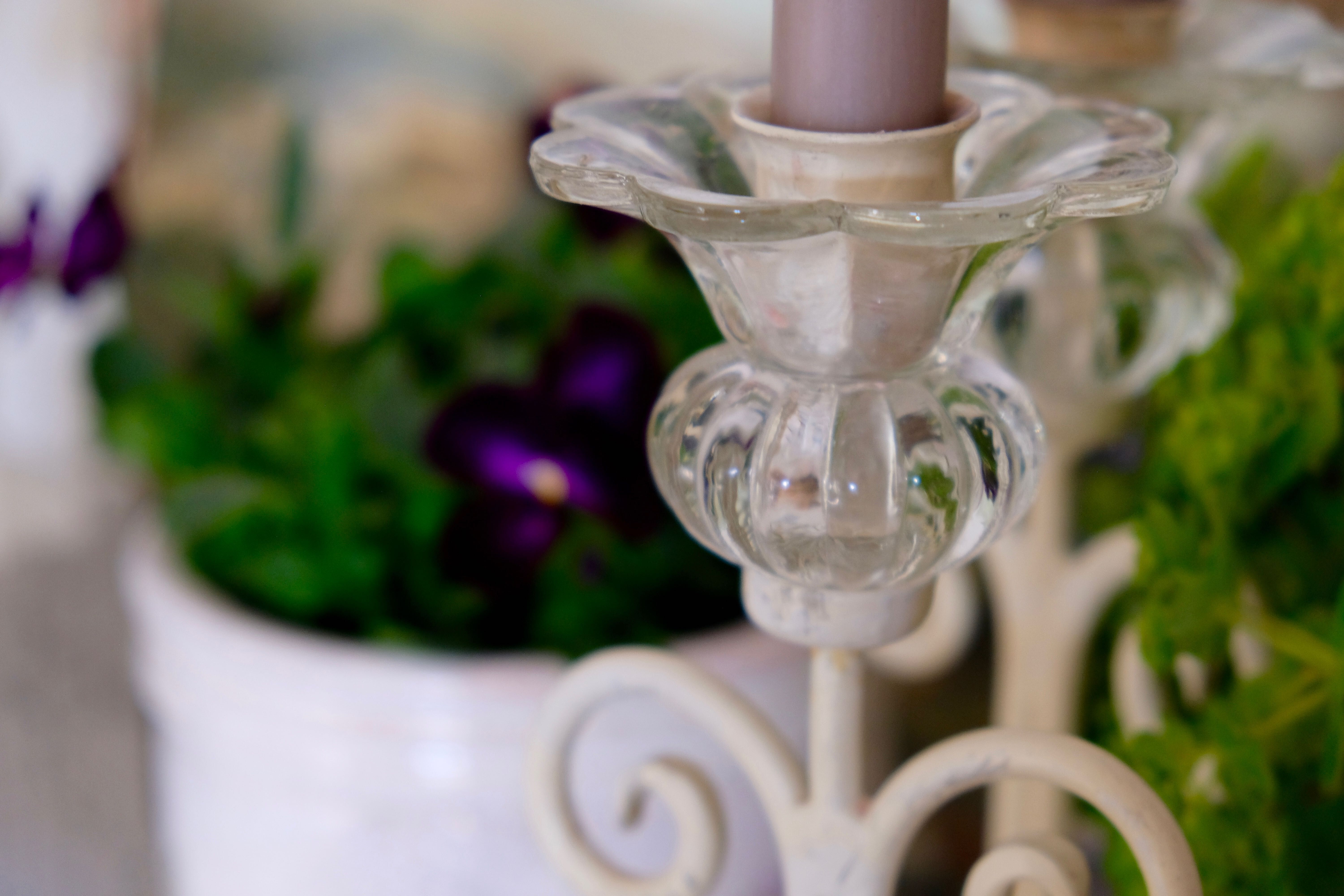 Set of 2 candle holders flower painted metal and glass